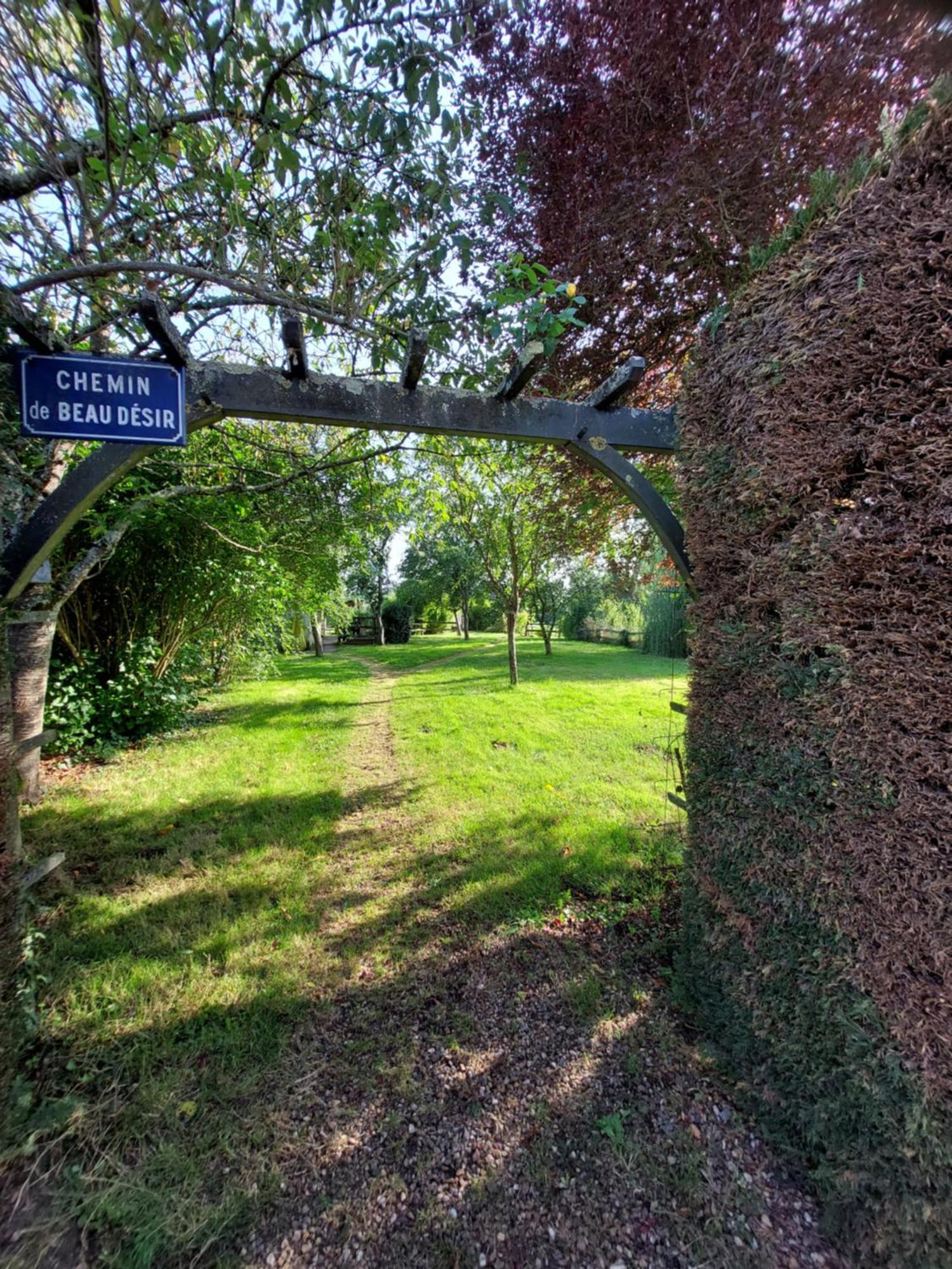 Les Roulottes De La Brauderie Villa Brissarthe Exterior photo